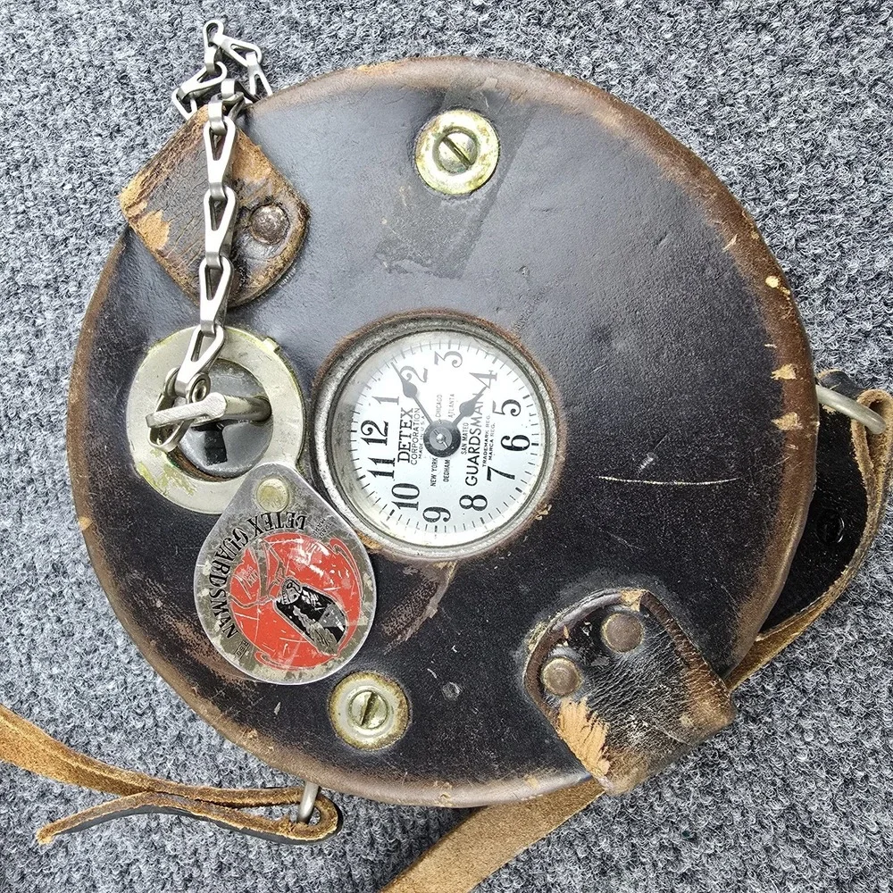 Detex Guardsman Watchclock in Leather Case w/ Key Winds & Runs Stamping Untested